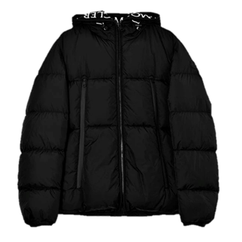 【MONCLER】MONTCLA GIUBBOTTO ブラック 2023年以降のモデル
